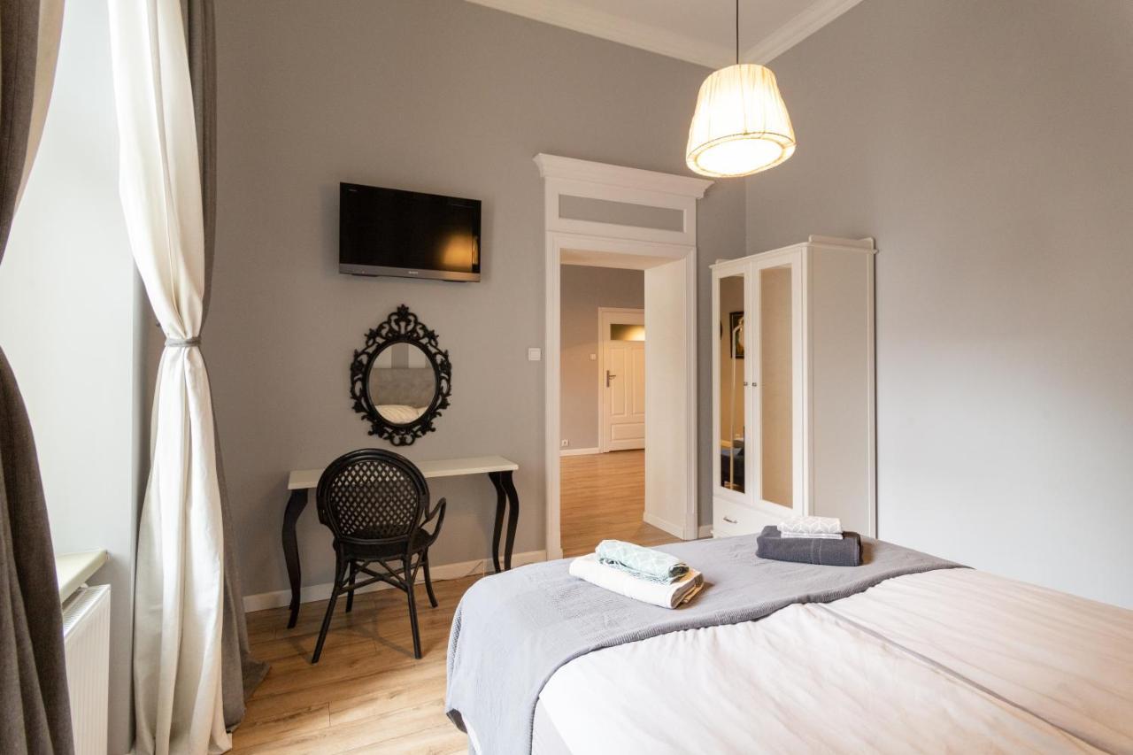 Heavenly Apartment Above Starbucks Cracovie Extérieur photo